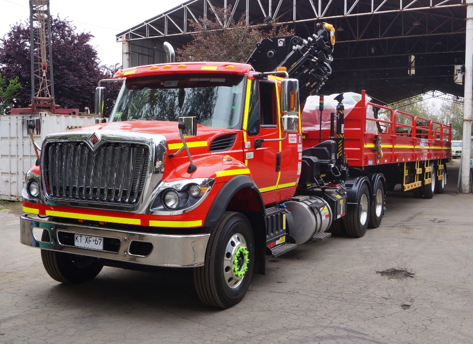 Camion tracto pluma – 18 tracto pluma